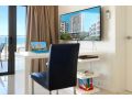 "PADSTOW" Top Location & Views at PenthousePads Apartment, Darwin - thumb 12