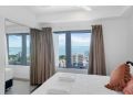 "PADSTOW" Top Location & Views at PenthousePads Apartment, Darwin - thumb 6