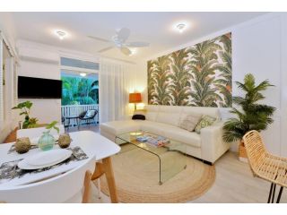 Palm Views - Luxury in the treetops Apartment, Port Douglas - 1