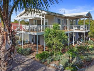 Palms at Port Willunga by Wine Coast Holiday Rentals Guest house, Port Willunga