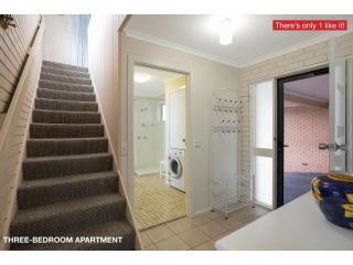 Panoramic Townhouses by Lisa Guest house, Merimbula - 1