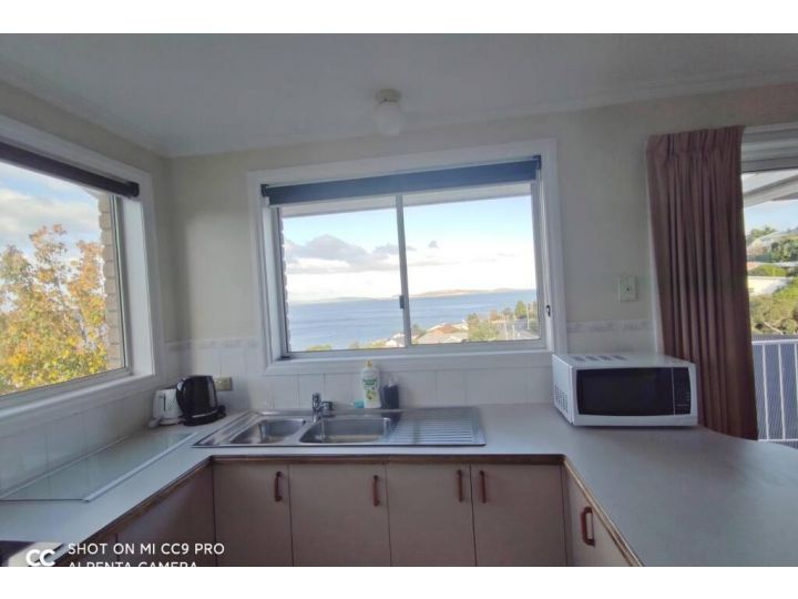 Panoramic view unit(No Party) Apartment, Hobart - imaginea 5