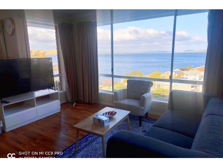 Panoramic view unit(No Party) Apartment, Hobart - imaginea 8