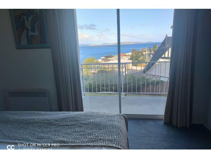 Panoramic view unit(No Party) Apartment, Hobart - imaginea 11