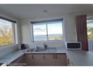 Panoramic view unit(No Party) Apartment, Hobart - 5