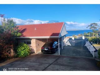Panoramic view unit(No Party) Apartment, Hobart - 4
