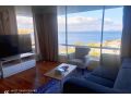 Panoramic view unit(No Party) Apartment, Hobart - thumb 8