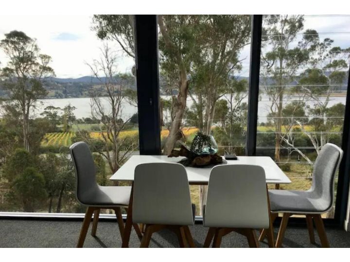 Panoramic views from your stunning &#x27;Treehouse&#x27; Apartment, Tasmania - imaginea 7