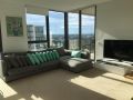 Panoramic views in luxurious brand new apartment Apartment, Sydney - thumb 7
