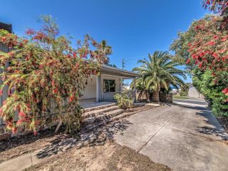 Panoramique Holiday Home With a View Guest house, Western Australia - 3