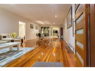 Spacious House in Heart of Surfers Paradise Guest house, Gold Coast - 2