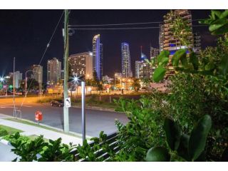 Spacious House in Heart of Surfers Paradise Guest house, Gold Coast - 4