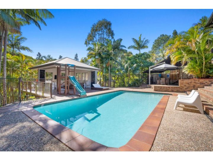 Paradise Retreat Resort Home with Waterfall & Pool on 2000m2 Guest house, Gold Coast - imaginea 1