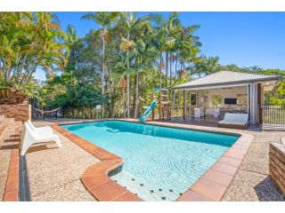 Paradise Retreat Resort Home with Waterfall & Pool on 2000m2 Guest house, Gold Coast - 2