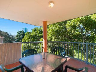 Parco Vista Unit 9 - Central Coolangatta easy walk to beaches and shops Apartment, Gold Coast - 3