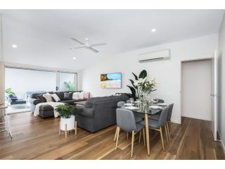 Park Avenue Terrace House Sleeps 9 Guest house, Brisbane - 4