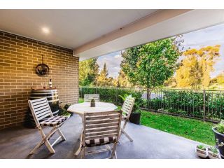 Park View Mudgee- Excellent location! 3BDRM w Park views Guest house, Mudgee - 2