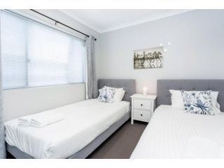 Parkland View Sanctuary - EXECUTIVE ESCAPES Guest house, Perth - 3