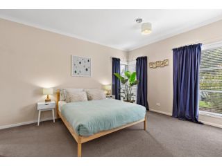 Parkview Curlewis- sleeping 12, close to wineries Guest house, Victoria - 1