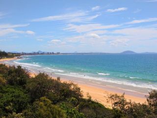 Parkyn Place 7 - Newly Refurbished Three Bedroom Oceanfront Apartment with FREE WIFI! Apartment, Mooloolaba - 1