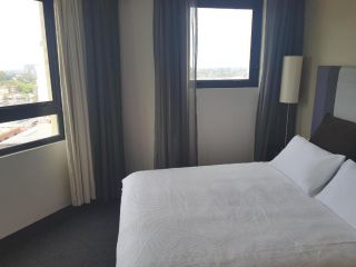Parramatta Hotel Apartment Apartment, Sydney - 4