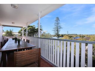 Patch of Paradise - Iluka Guest house, Tea Gardens - 4