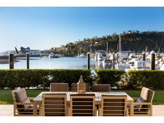 Pavillion 17 - Waterfront Spacious 4 Bedroom With Own Inground Pool And Golf Buggy Apartment, Hamilton Island - 1