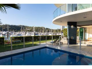 Pavillion 17 - Waterfront Spacious 4 Bedroom With Own Inground Pool And Golf Buggy Apartment, Hamilton Island - 4