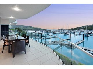 Pavillion 3 Absolute Waterfront 4 Bedroom 2 Lounge Room Plunge Pool + Golf Buggy Apartment, Hamilton Island - 2