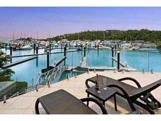 Pavillion 3 Absolute Waterfront 4 Bedroom 2 Lounge Room Plunge Pool + Golf Buggy Apartment, Hamilton Island - 4