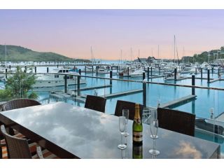 Pavillion 3 Absolute Waterfront 4 Bedroom 2 Lounge Room Plunge Pool + Golf Buggy Apartment, Hamilton Island - 1