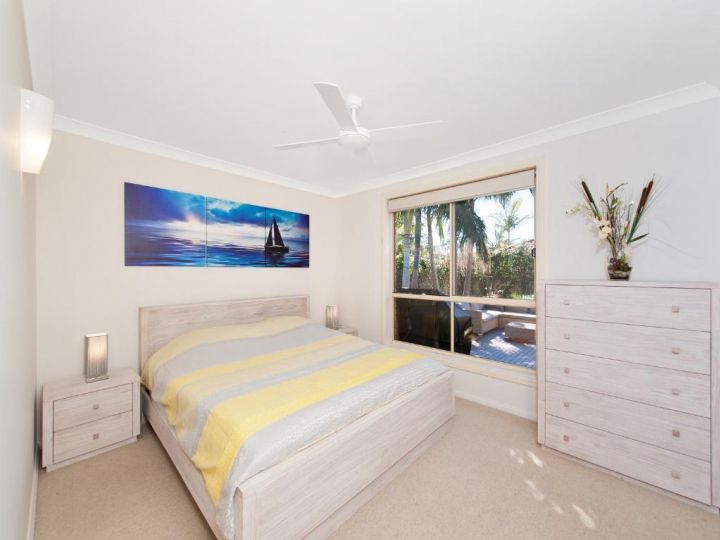 Pawprints Guest house, Corlette - imaginea 13