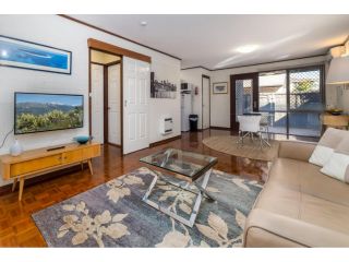 Peaceful 1-Bed Centrally Located by City Centre Apartment, Canberra - 3