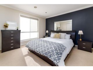 Peaceful 3 bedroom Holiday Stay Guest house, Canberra - 3