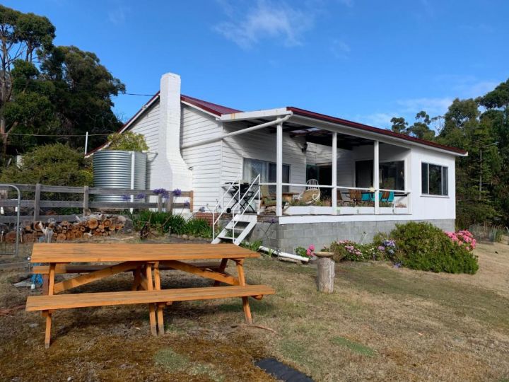 Peaceful & tucked away Wylah Cottage in Simpsons Bay on Bruny Island Guest house, Bruny Island - imaginea 1