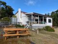 Peaceful & tucked away Wylah Cottage in Simpsons Bay on Bruny Island Guest house, Bruny Island - thumb 1