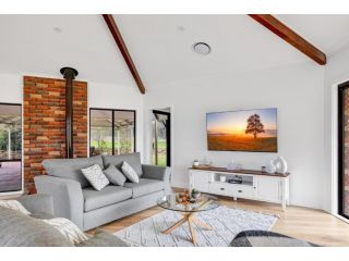 Peaceful farm-stay with cosy fireplace Apartment, New South Wales - 2