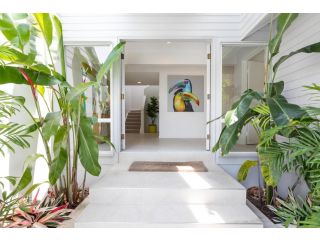 Peaceful Holiday Living, Noosa Heads Guest house, Noosa Heads - 2
