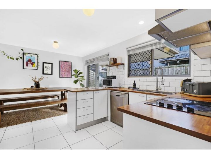Peaceful & Modern 3 Bedroom Home Perfect For The Family Guest house, Queensland - imaginea 10