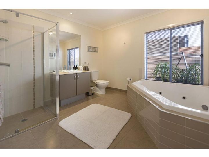 Pelican Landing - Stunning Lake King Views Guest house, Paynesville - imaginea 8