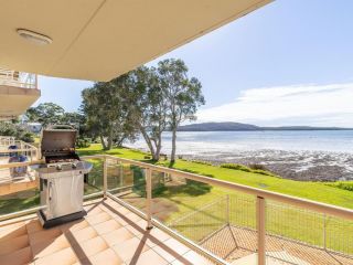 Pelican Sands 2 fantastic waterfront unit with pool and air conditioning Apartment, Soldiers Point - 4