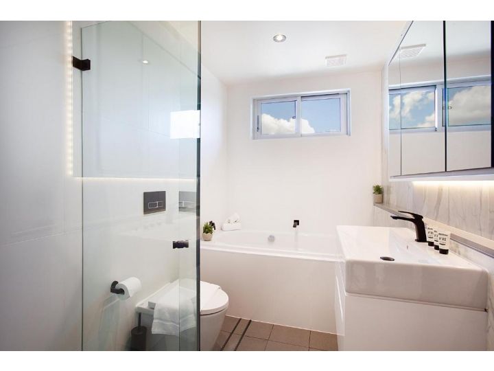 Penthouse Designer Apartment Close to City Apartment, Sydney - imaginea 16