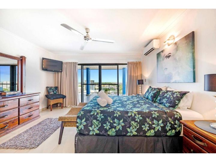 Penthouse Escape with Private Rooftop Apartment, Darwin - imaginea 16