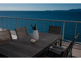 Penthouse on Bright Point Apartment, Nelly Bay - 1