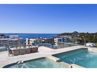 Penthouse Palace - Luxurious Harbourview Location Guest house, Nelson Bay - 2