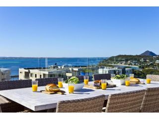 Penthouse Palace - Luxurious Harbourview Location Guest house, Nelson Bay - 1
