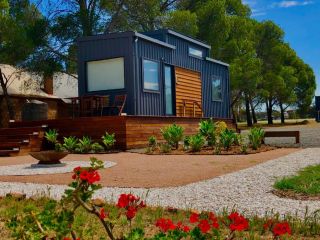 Pink Lake Tiny House - 'Peony' Bed and breakfast, South Australia - 2