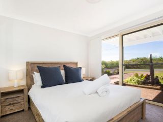 Peppertree Jervis Bay - Pet Friendly Beachfront with Sea Views Guest house, Callala Beach - 3