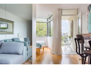 Bronte Beach Coastal Apartment with Ocean View Apartment, Sydney - 3