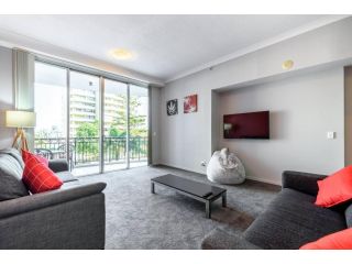 Chevron Perfect Family Holiday Coles Below Pools Spa Gym Apartment, Gold Coast - 2